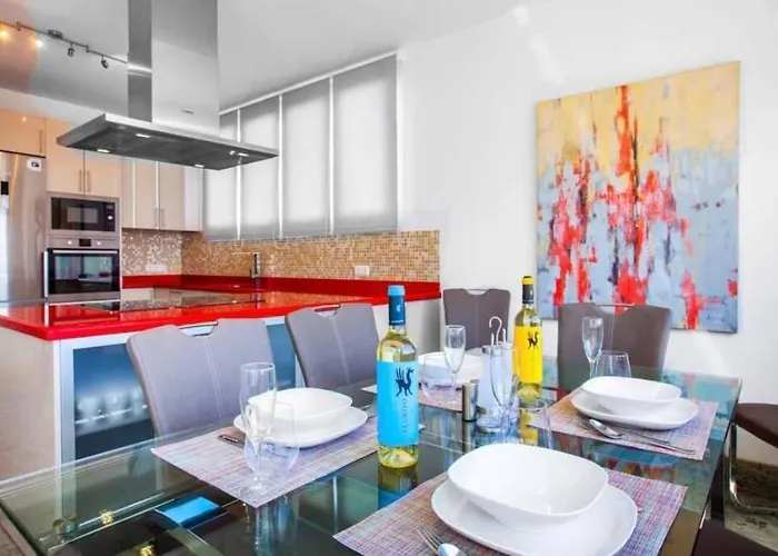 Private Village Capri * Puerto Calero